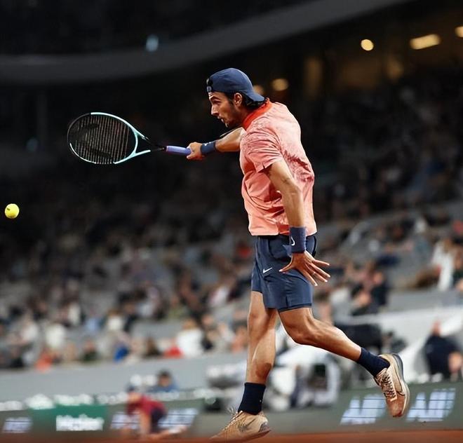 开云下载-包含英国网球队鏖战美国网球队，德约科维奇打破历史纪录的词条