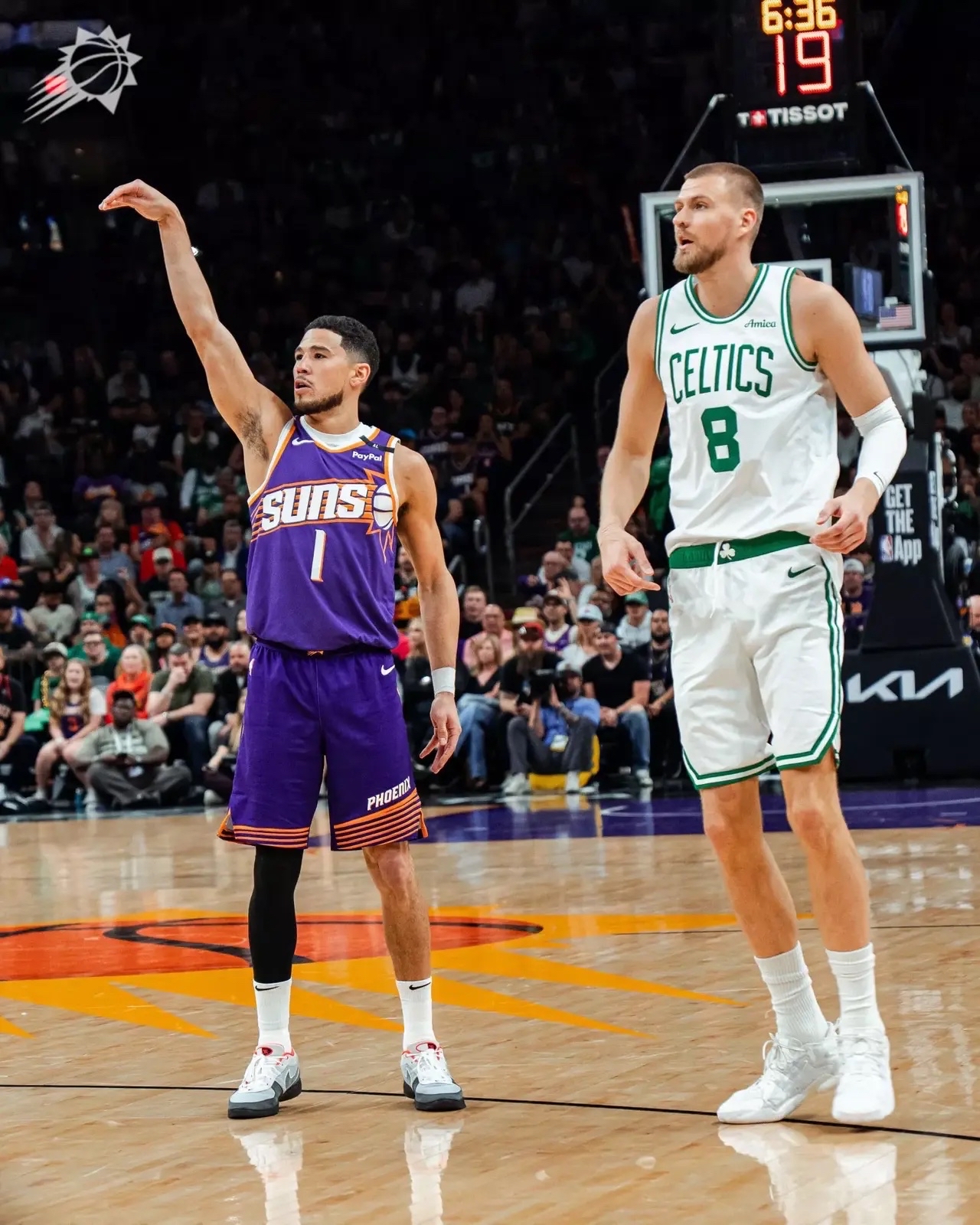 太阳主场击败凯尔特人，布克砍下34分