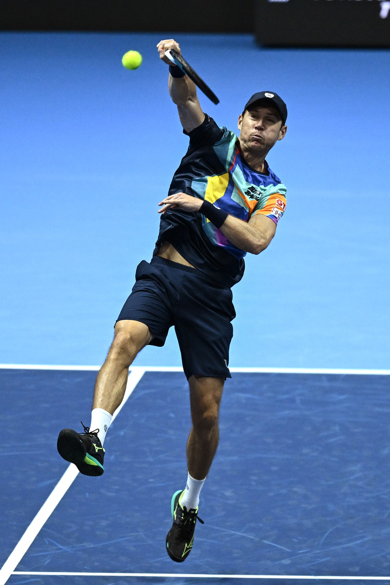 关于英国网球队完胜西班牙网球队，克耶高斯绝境逆转的信息