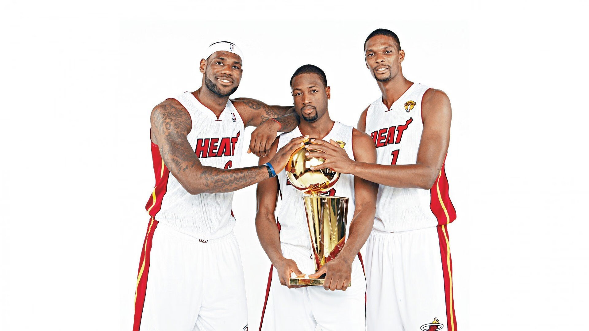 开云体育入口-绿焰之战，当2026世界杯舞台升起篮球烽烟—凯尔特人多伦多正面击溃热火