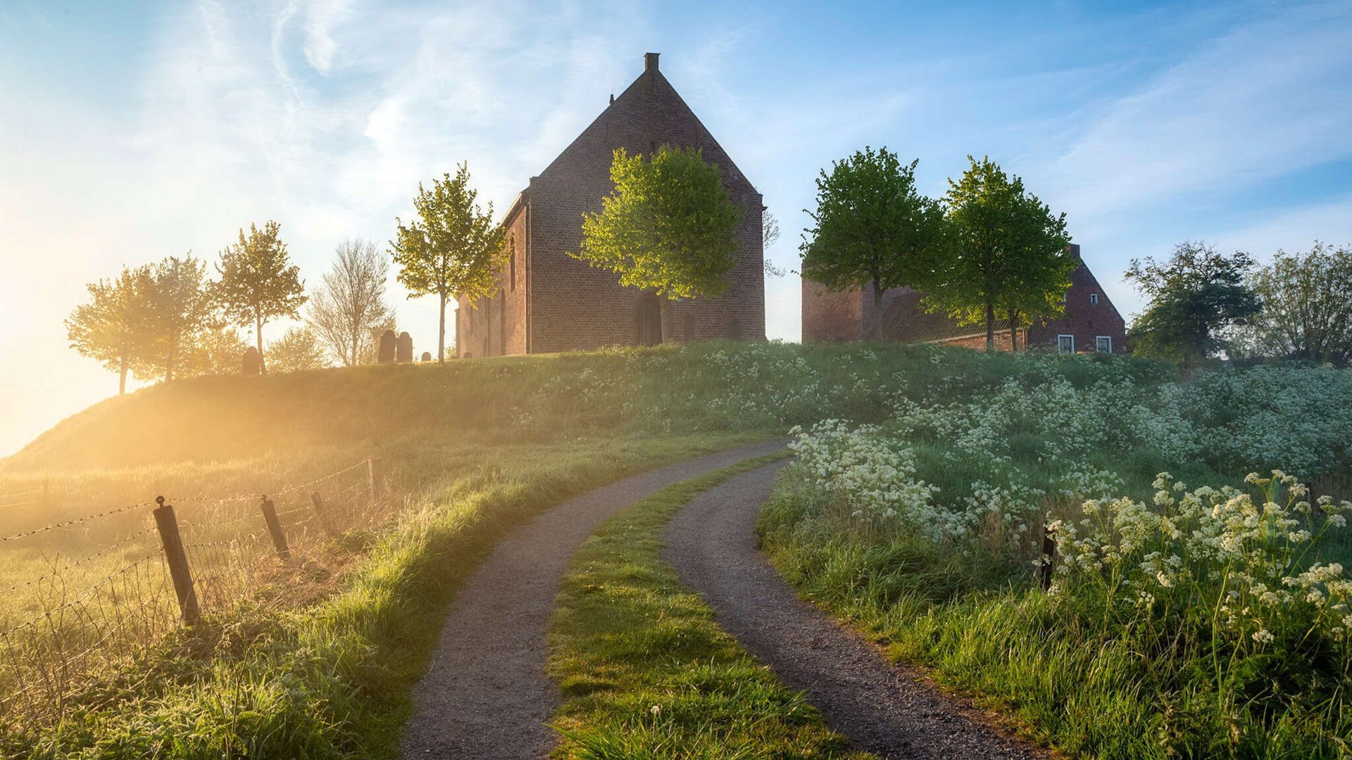 米兰火力全开,阿拉巴独造三球点燃圣西罗