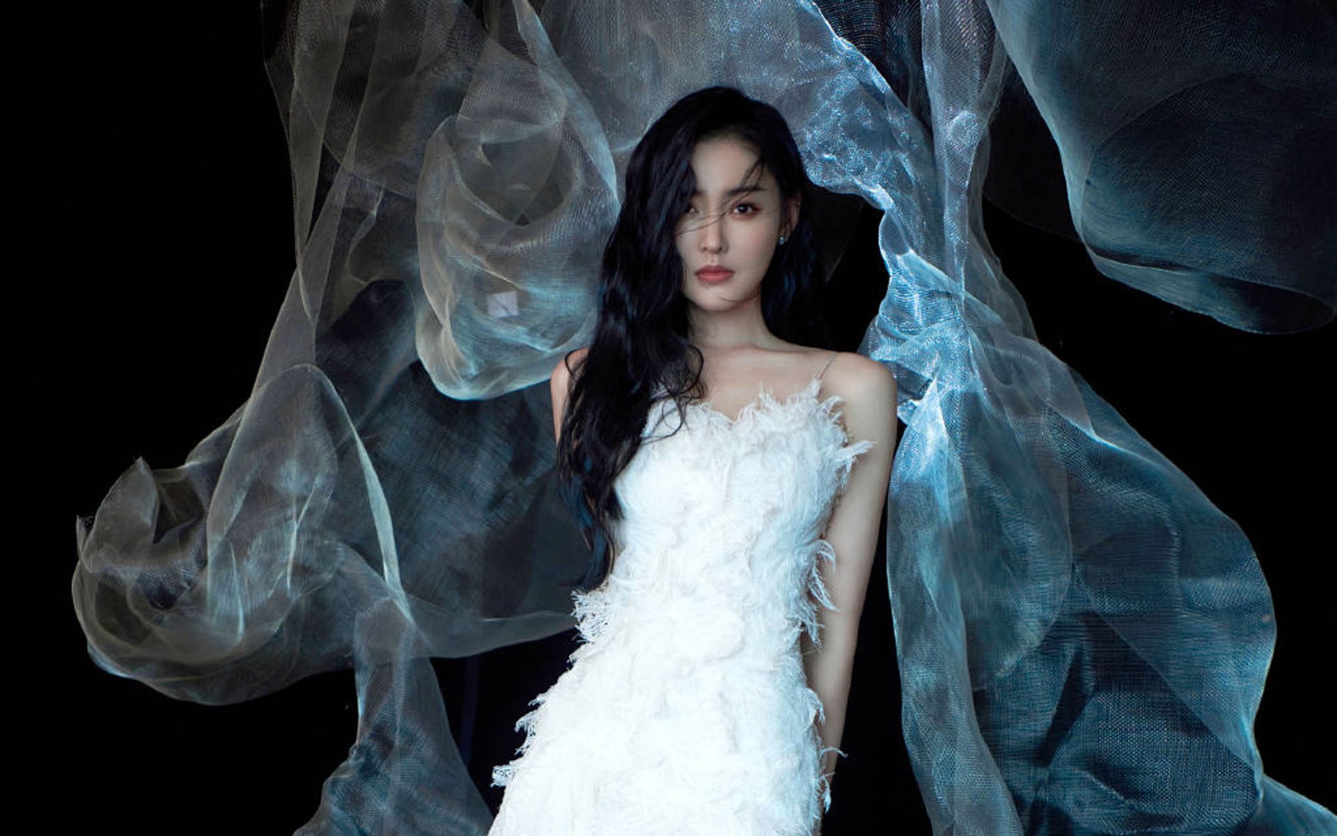 开云体育官网-西决生死战之夜，文班亚马双膝跪地，扛起整座圣安东尼奥的黎明