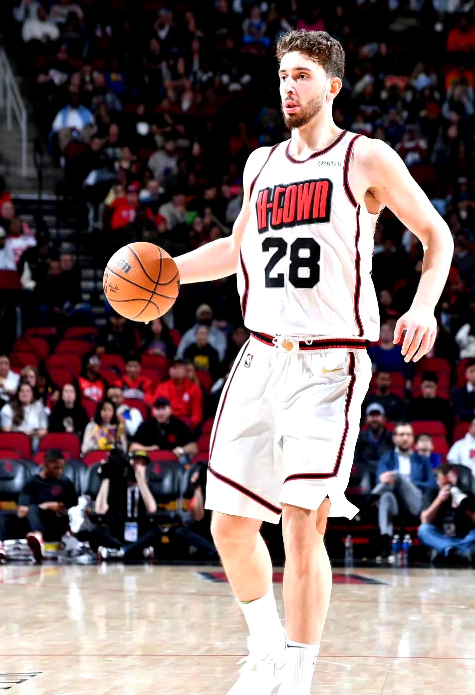 西决生死战焦点战，广东队正面击溃公牛